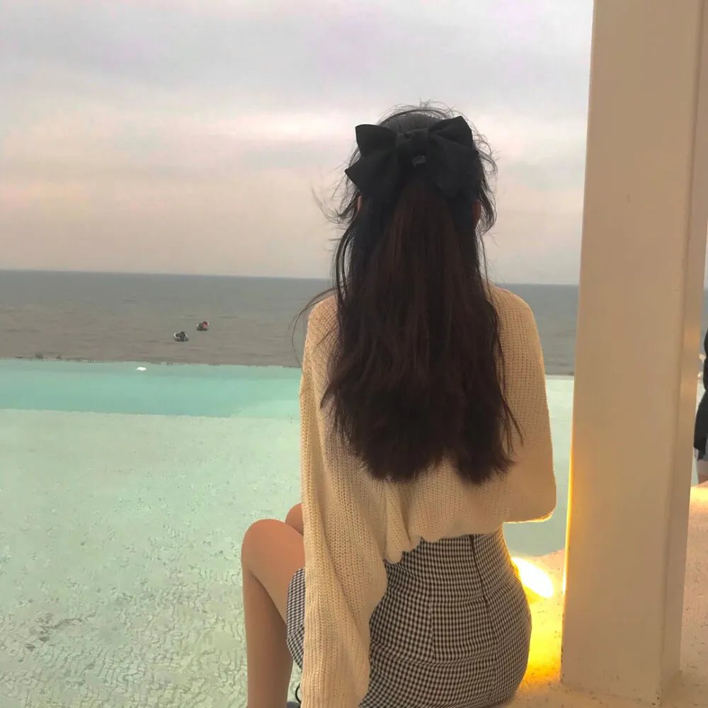 黑夜里的眼睛